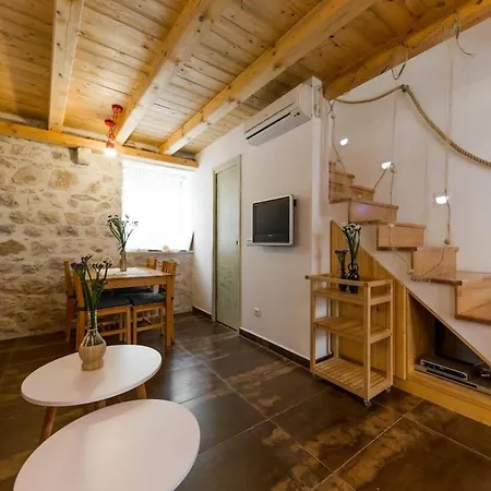 Dvor - Old Town Stone House Trogir