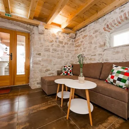 Holiday home Dvor - Old Town Stone House *